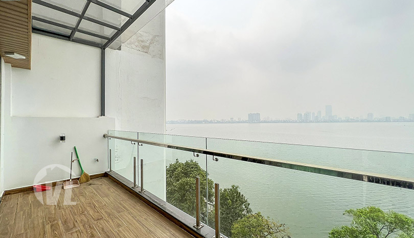 Partly furnished house with lake view in Tay Ho