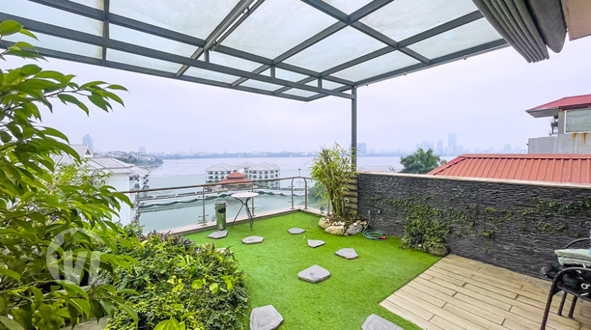 3 bed apartment with terrace for rent facing the West Lake