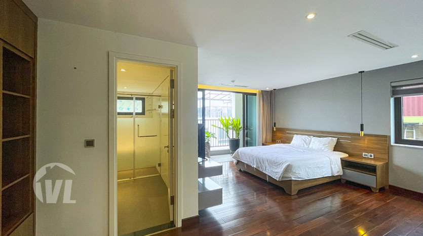 3 bed apartment with terrace for rent facing the West Lake