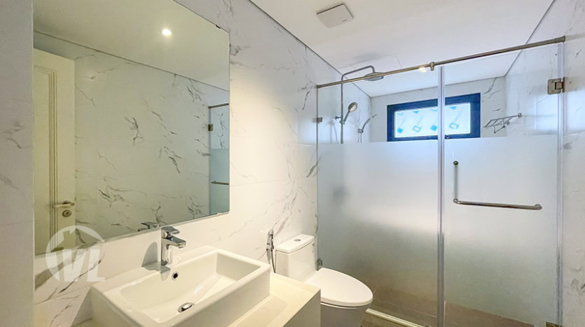 3 bed apartment with terrace for rent facing the West Lake