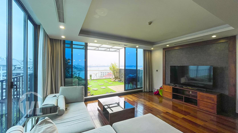 3 bed apartment with terrace for rent facing the West Lake
