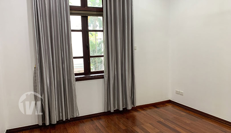 Affordable 5 bed house to rent with yard in Ciputra