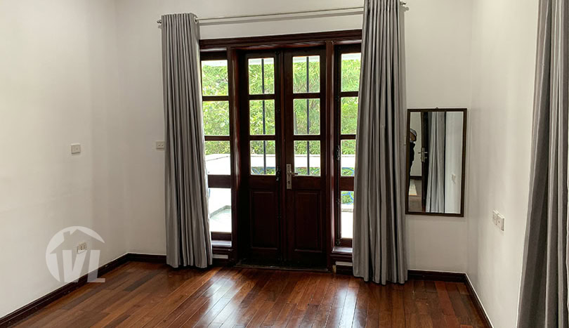 Affordable 5 bed house to rent with yard in Ciputra
