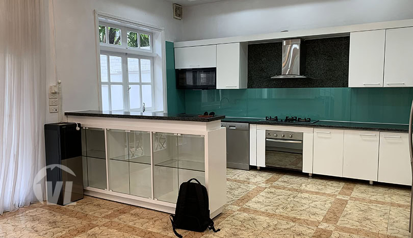 Affordable 5 bed house to rent with yard in Ciputra