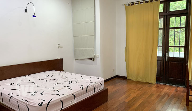 Affordable 5 bed house to rent with yard in Ciputra