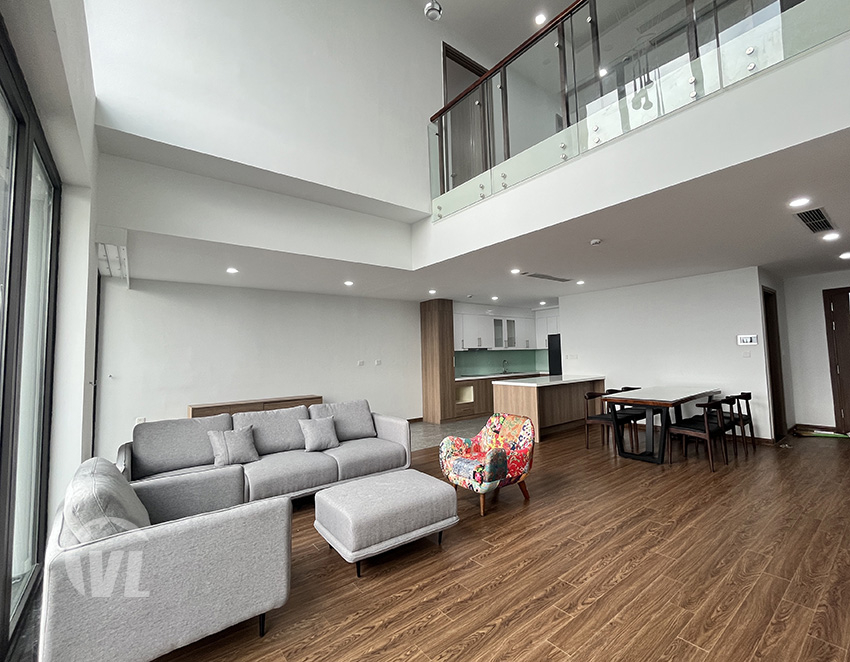 333 Spectacular penthouse to rent in UDIC close to Ciputra