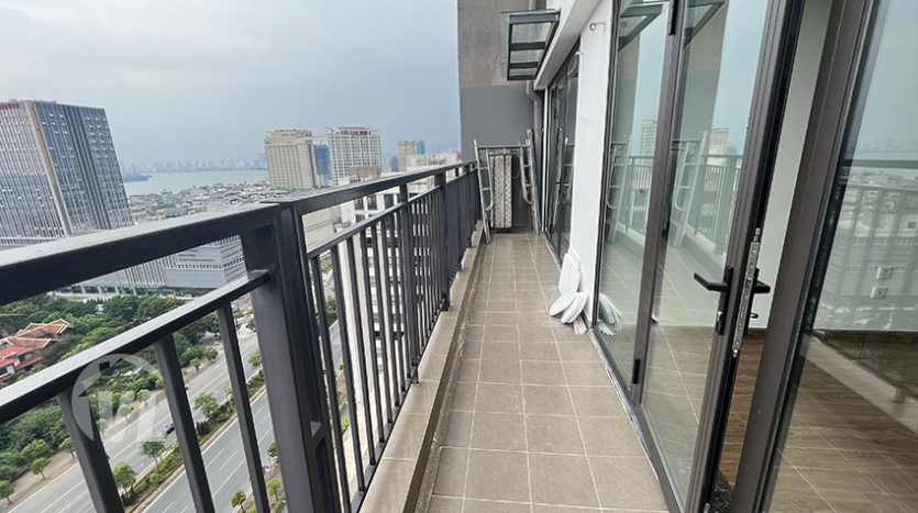 Spectacular penthouse to rent in UDIC close to Ciputra