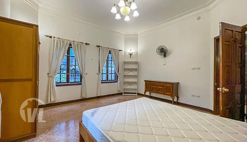 Splendid 5 bedroom house with yard to lease in Tay Ho