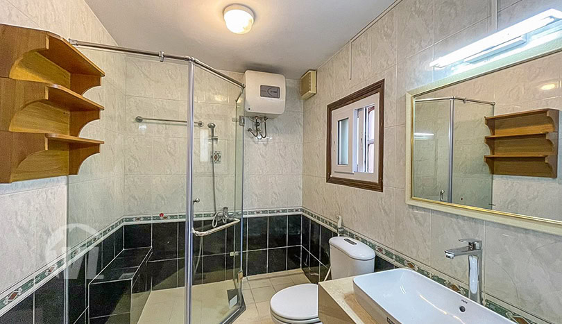 Splendid 5 bedroom house with yard to lease in Tay Ho