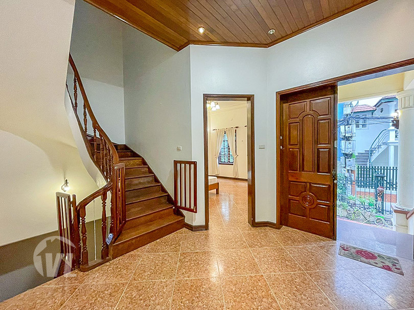 333 Splendid 5 bedroom house with yard to lease in Tay Ho