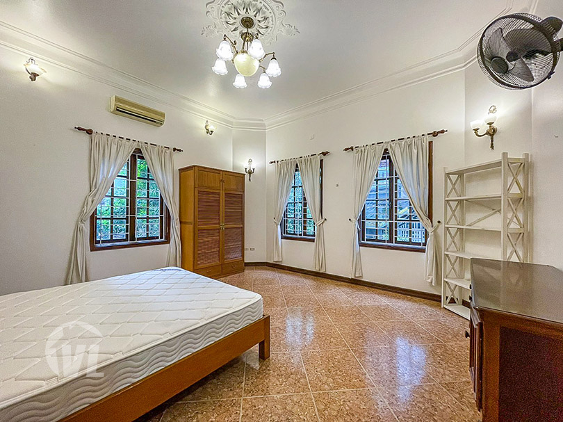 333 Splendid 5 bedroom house with yard to lease in Tay Ho