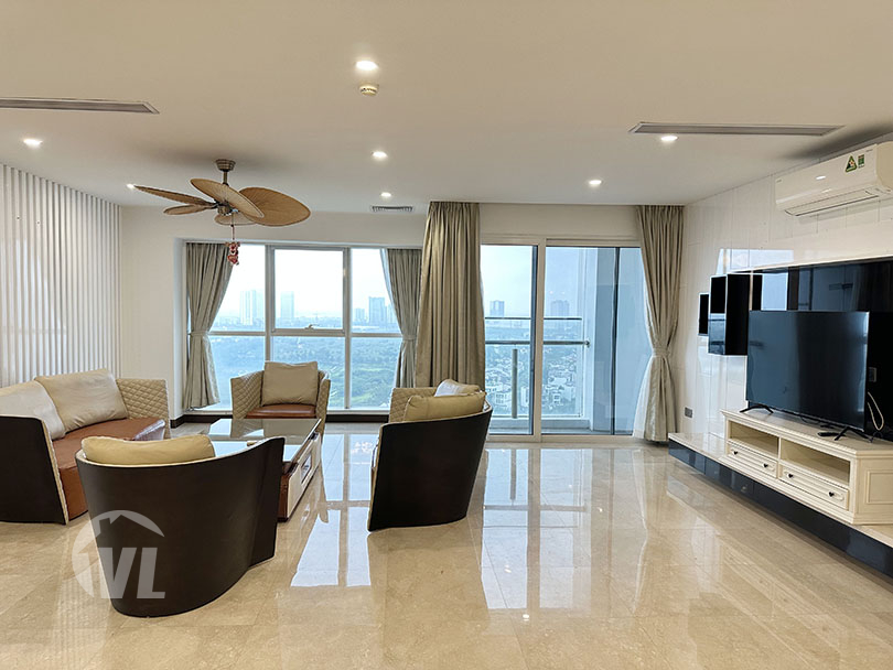 Spacious 267 sqm apartment for rent in L1 tower