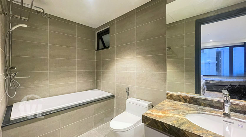 260 sq m first class 3 bedrooms apartment to lease in Tay Ho