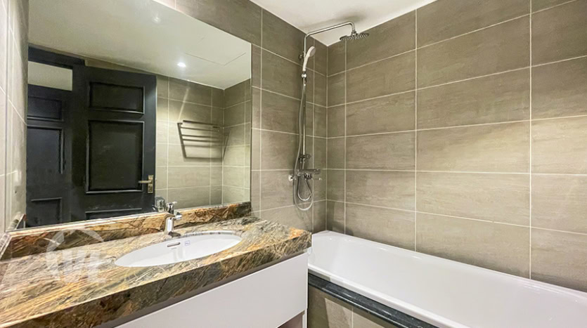 260 sq m first class 3 bedrooms apartment to lease in Tay Ho