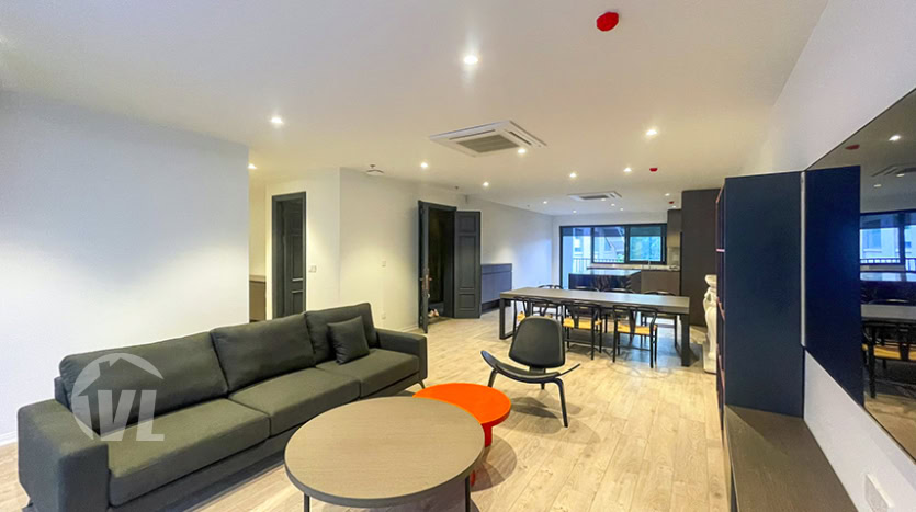 260 sq m first class 3 bedrooms apartment to lease in Tay Ho