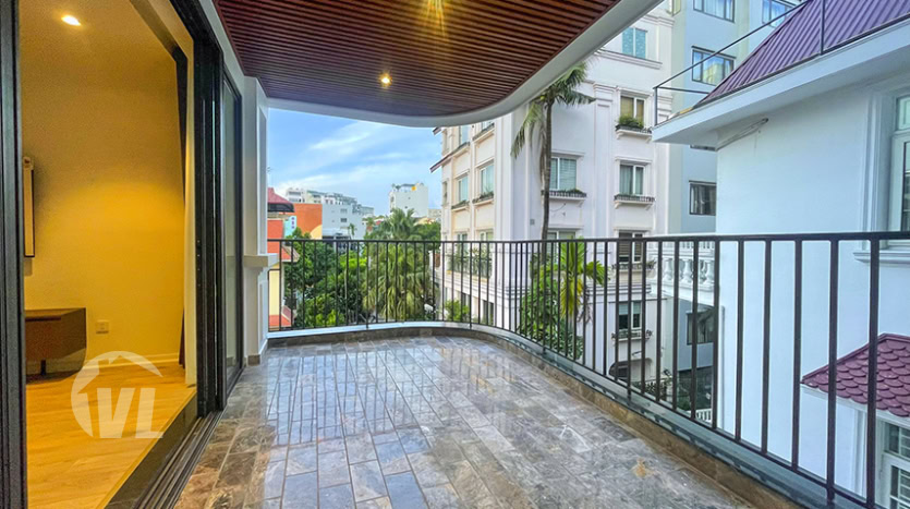 260 sq m first class 3 bedrooms apartment to lease in Tay Ho