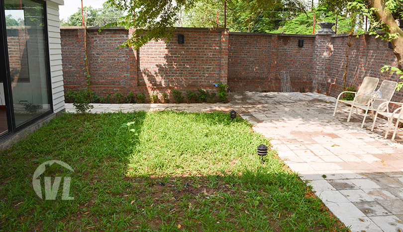 Large garden and modern house to rent in Tay Ho district