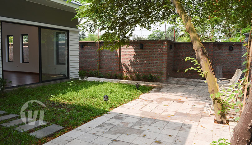 Large garden and modern house to rent in Tay Ho district