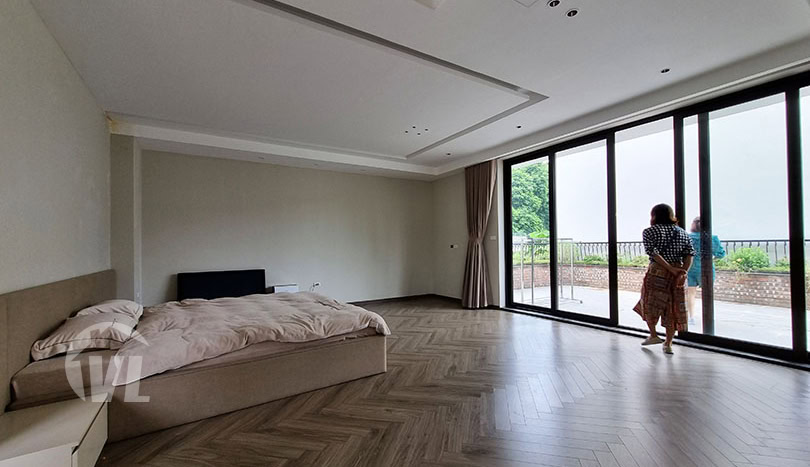 Modern villa with garden to rent close to LFAY in Long Bien