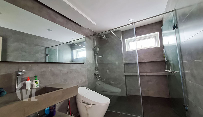 Modern villa with garden to rent close to LFAY in Long Bien