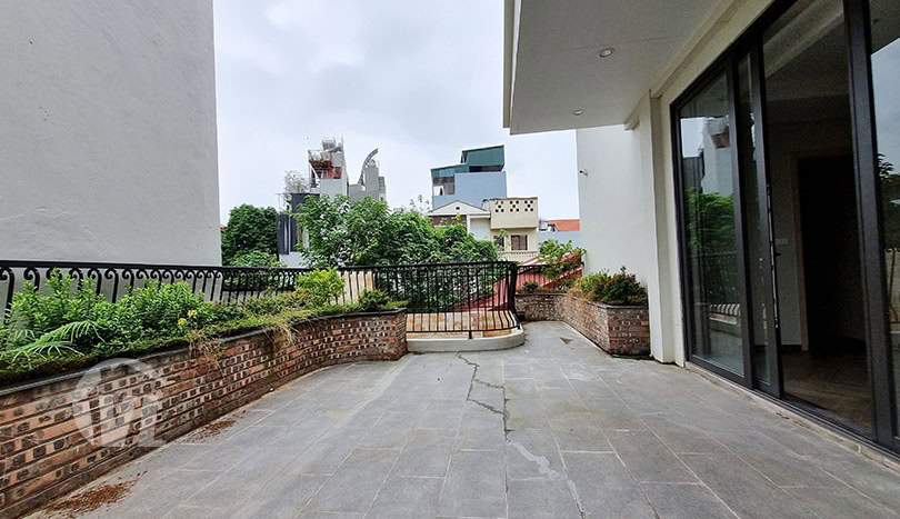 Modern villa with garden to rent close to LFAY in Long Bien