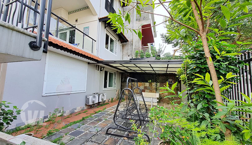 5 bed villa with River View to lease in Long Bien
