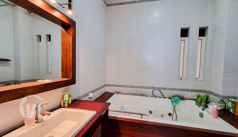 5 bed villa with River View to lease in Long Bien