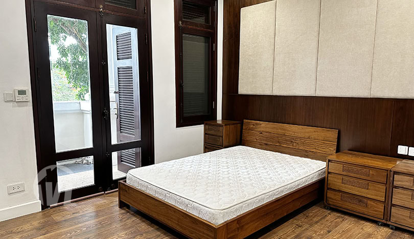 Large furnished 5 bed villa to rent in Ciputra next to UNIS