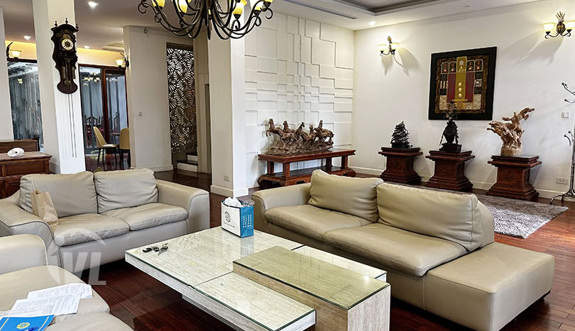 Large furnished 5 bed villa to rent in Ciputra next to UNIS