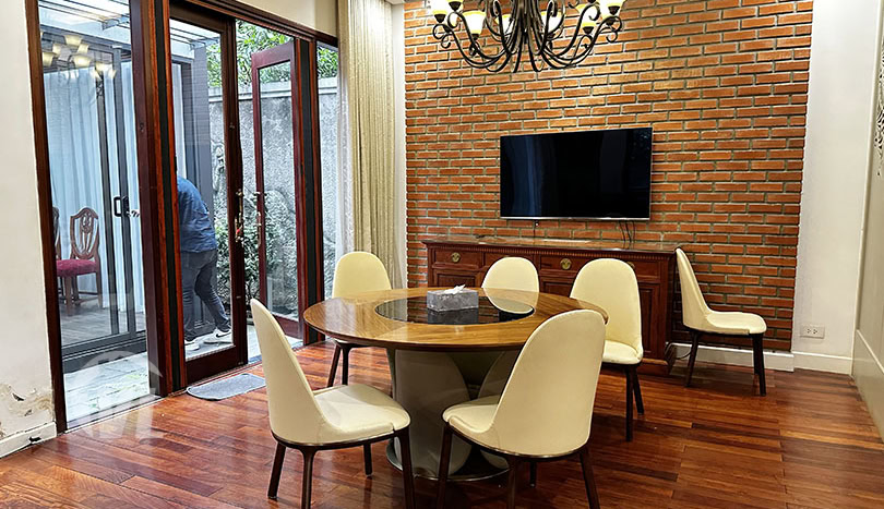 Large furnished 5 bed villa to rent in Ciputra next to UNIS