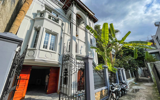 4 bed furnished house close to the French School in Hanoi