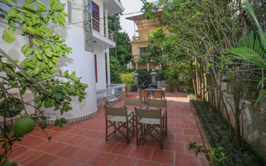 Furnished 3 bed house in Tay Ho with large garden