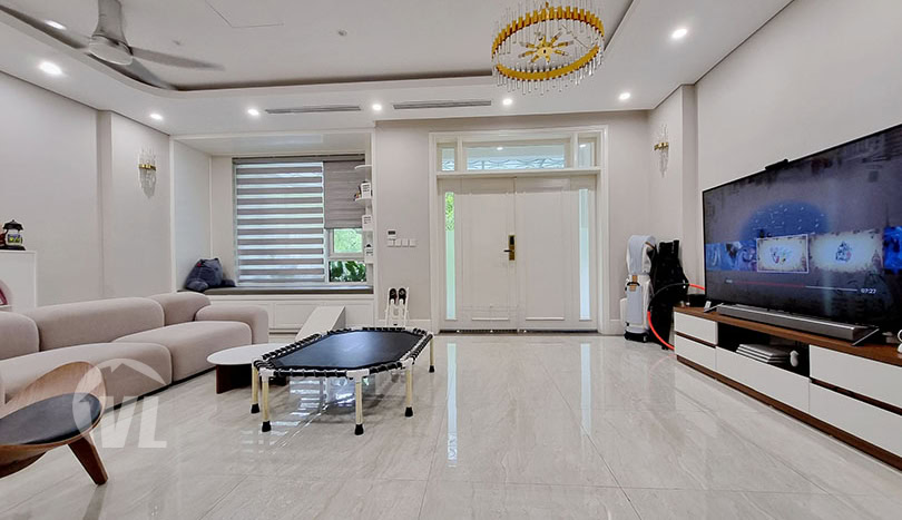 Partly furnished modern house to rent in Ciputra 5 beds 4 baths
