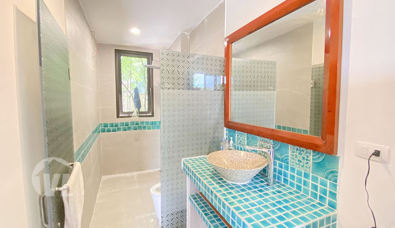 2 bedroom house with garden for rent in Long Bien