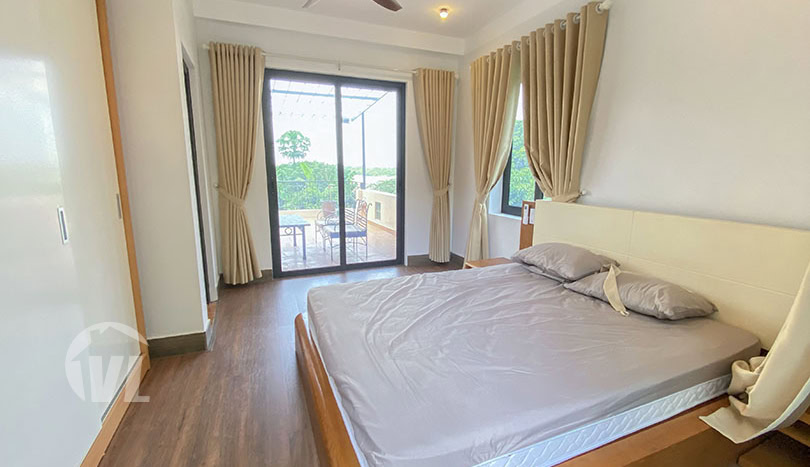 2 bedroom house with garden for rent in Long Bien