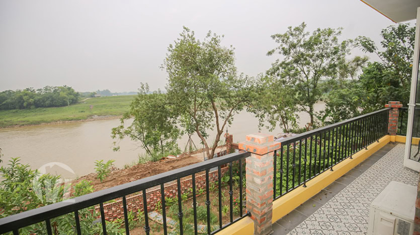 Affordable 3 bed house on river banks in Long Bien