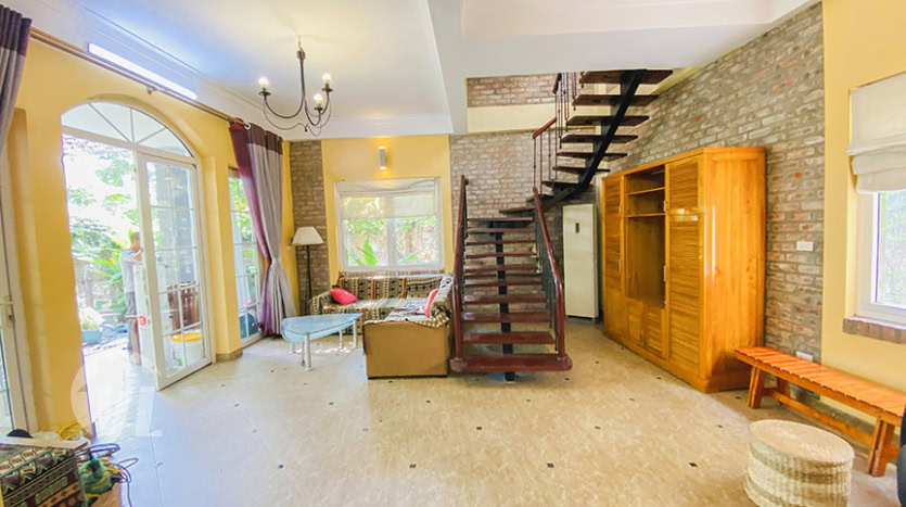 Affordable 3 bed house on river banks in Long Bien