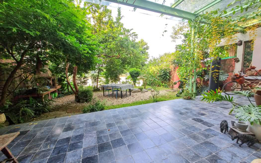 Charming garden villa to rent in Long Bien on the Red River