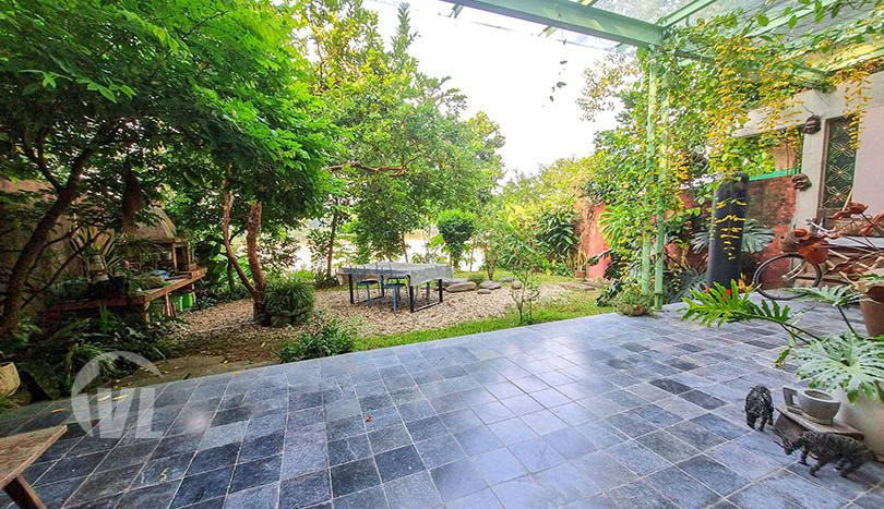 Charming garden villa to rent in Long Bien on the Red River