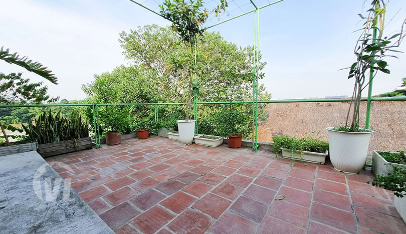 Charming garden villa to rent in Long Bien on the Red River