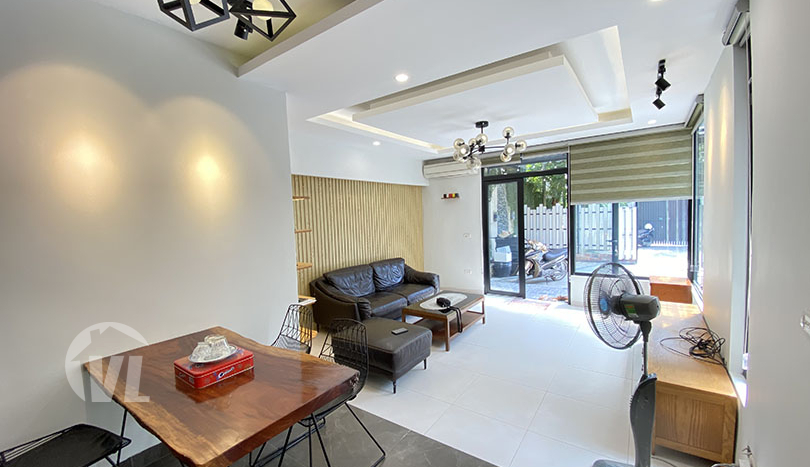 Courtyard 2 bedroom house in Tay Ho Hanoi