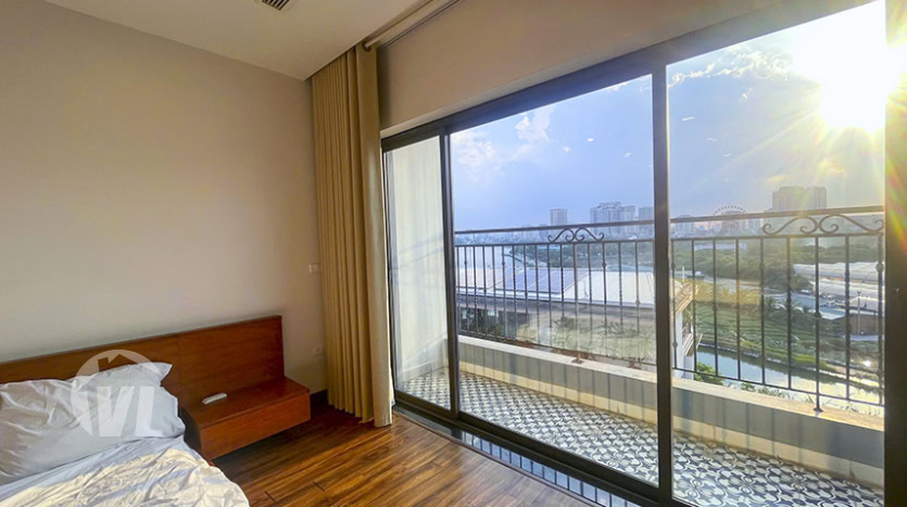 Penthouse with lake view for rent in Tay Ho 3 bed 3 bath