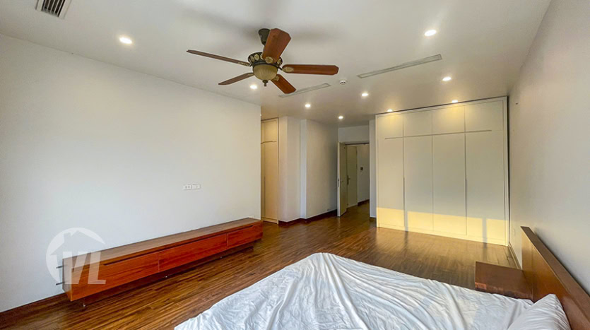 Penthouse with lake view for rent in Tay Ho 3 bed 3 bath