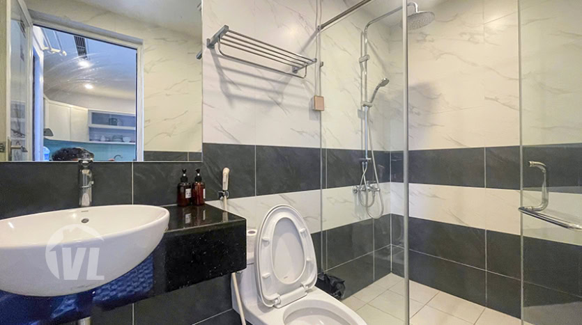Penthouse with lake view for rent in Tay Ho 3 bed 3 bath