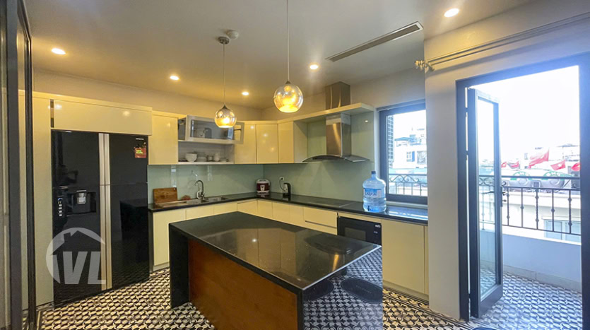 Penthouse with lake view for rent in Tay Ho 3 bed 3 bath
