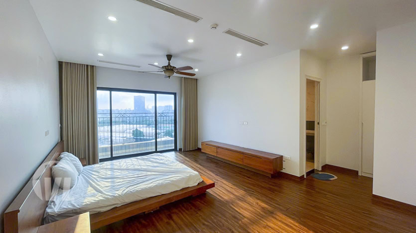 Penthouse with lake view for rent in Tay Ho 3 bed 3 bath