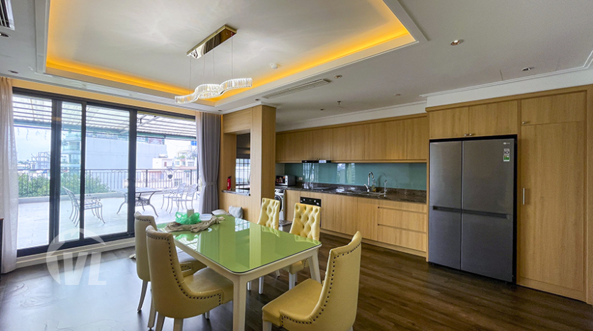 Three bed flat with large terrace facing the West Lake