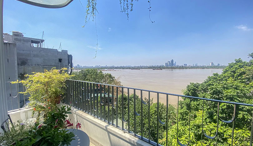 Brand new house to rent facing the Red River in Long Bien