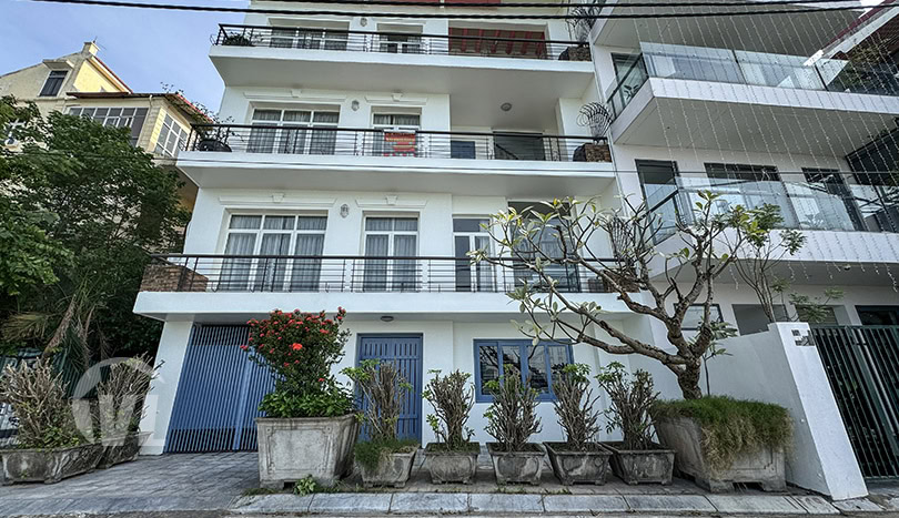 House in Tay Ho with West Lake view and car access
