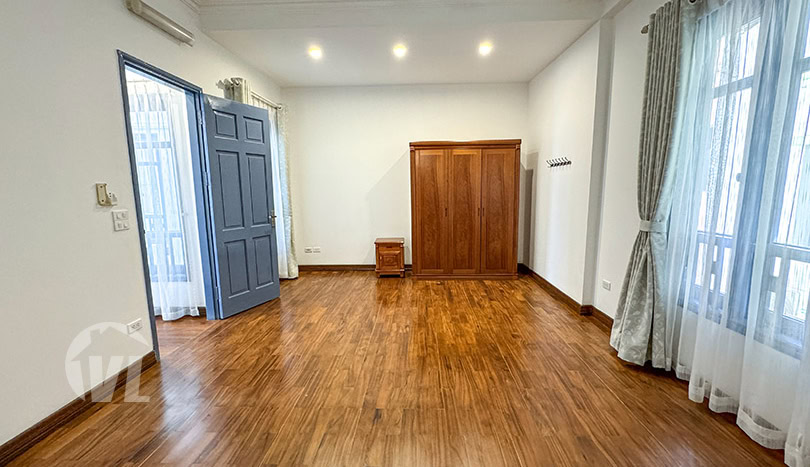 House in Tay Ho with West Lake view and car access